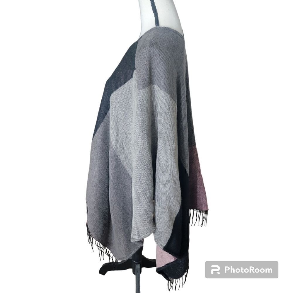 Bestow Color Block Poncho NWT. Size L. - Picture 3 of 8